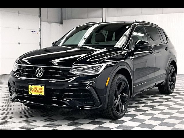 2024 Volkswagen Tiguan SE R-Line Black