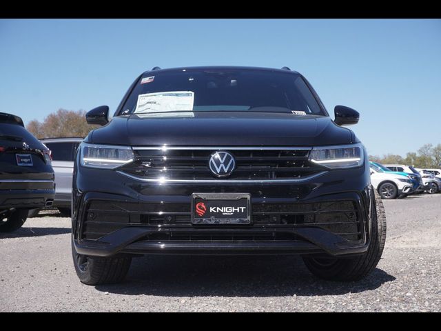 2024 Volkswagen Tiguan SE R-Line Black