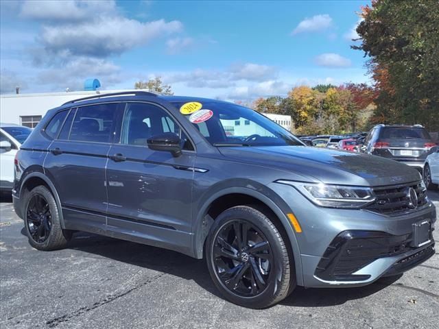 2024 Volkswagen Tiguan SE R-Line Black