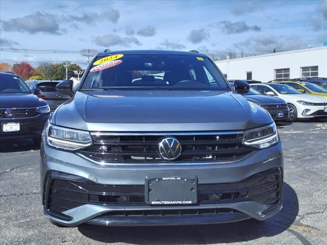 2024 Volkswagen Tiguan SE R-Line Black