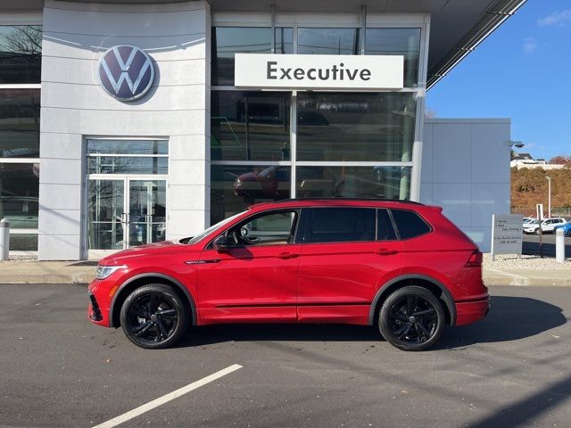 2024 Volkswagen Tiguan SE R-Line Black