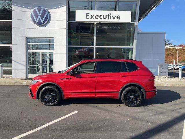 2024 Volkswagen Tiguan SE R-Line Black