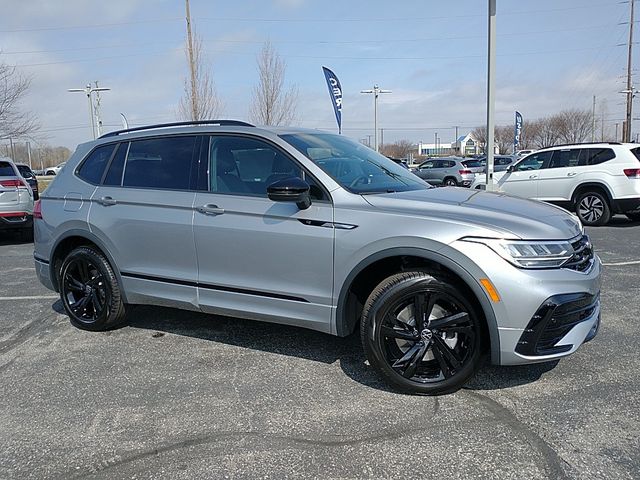 2024 Volkswagen Tiguan SE R-Line Black