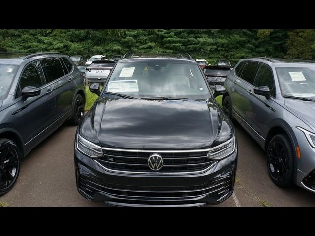 2024 Volkswagen Tiguan SE R-Line Black