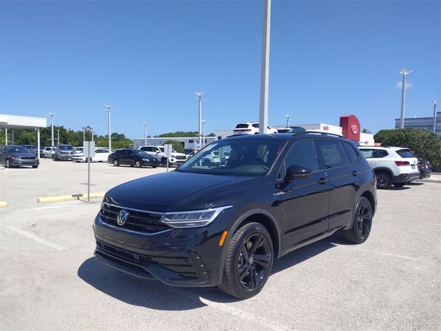 2024 Volkswagen Tiguan SE R-Line Black