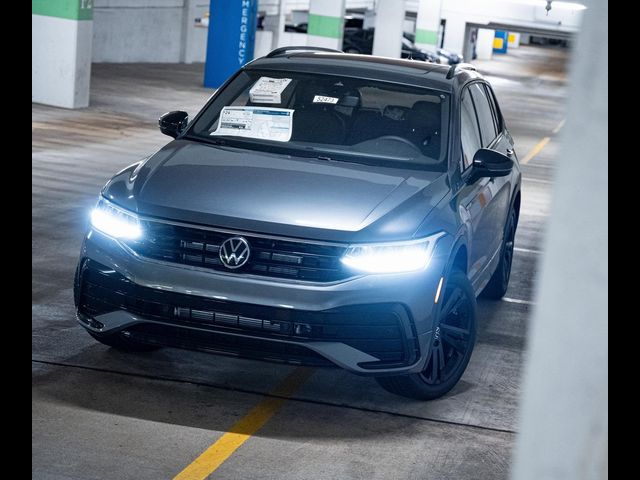 2024 Volkswagen Tiguan SE R-Line Black