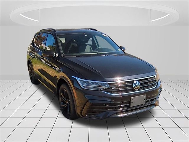 2024 Volkswagen Tiguan SE R-Line Black