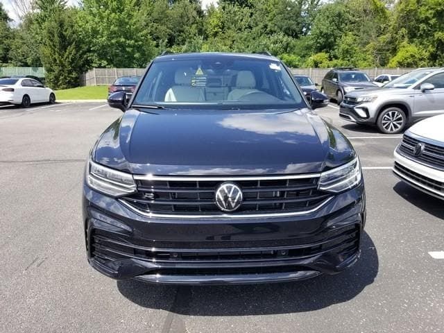 2024 Volkswagen Tiguan SE R-Line Black