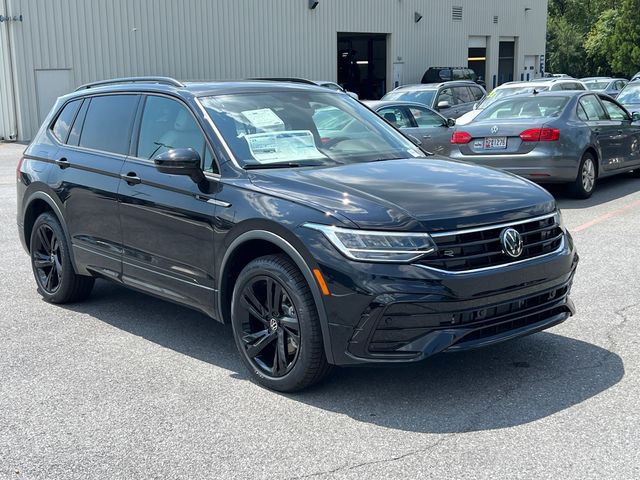 2024 Volkswagen Tiguan SE R-Line Black