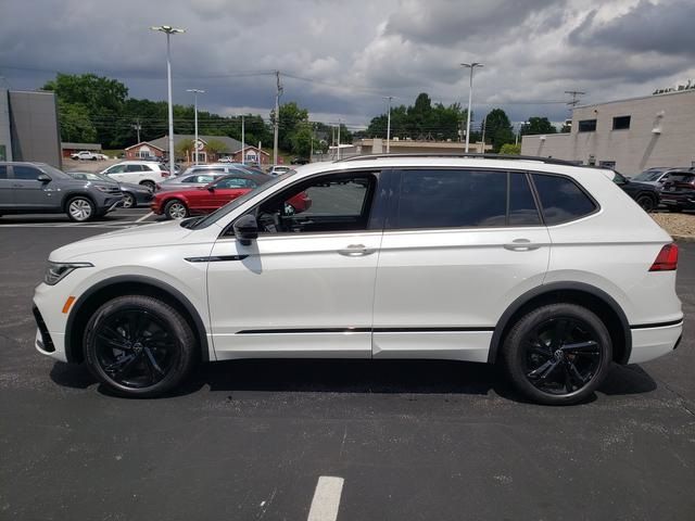 2024 Volkswagen Tiguan SE R-Line Black