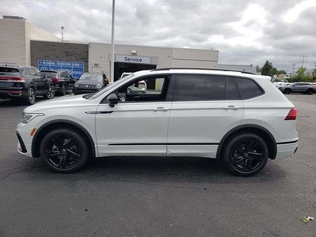 2024 Volkswagen Tiguan SE R-Line Black