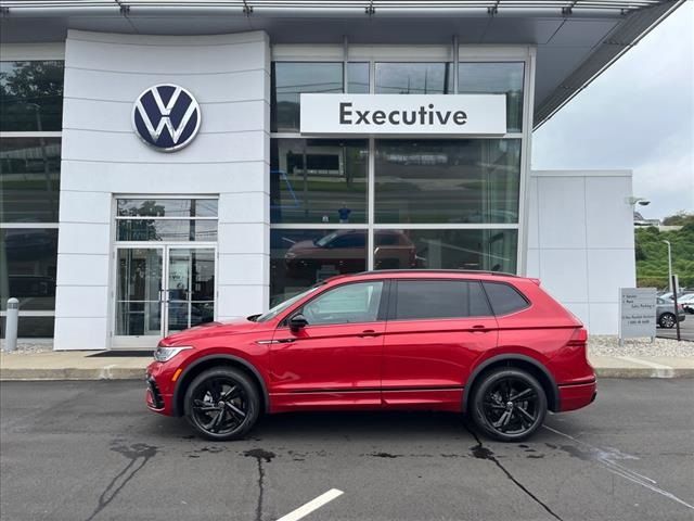 2024 Volkswagen Tiguan SE R-Line Black