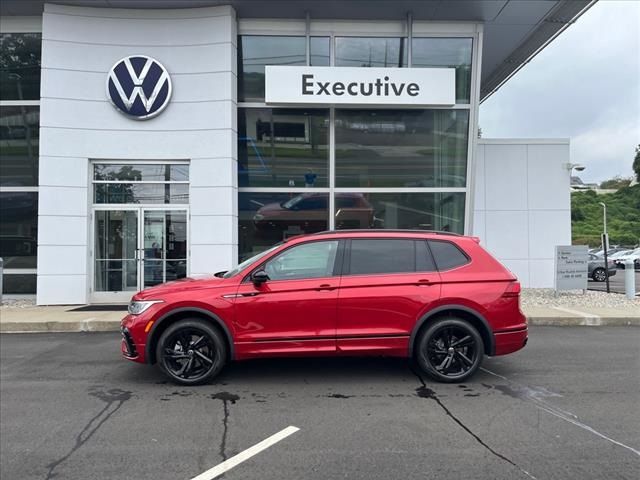 2024 Volkswagen Tiguan SE R-Line Black