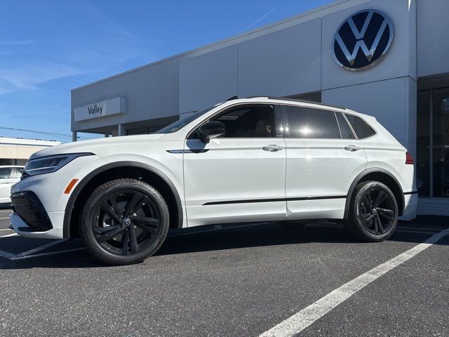 2024 Volkswagen Tiguan SE R-Line Black