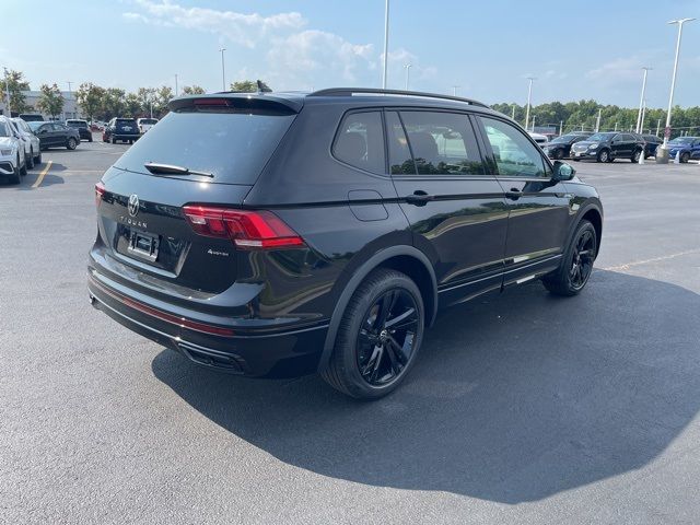 2024 Volkswagen Tiguan SE R-Line Black