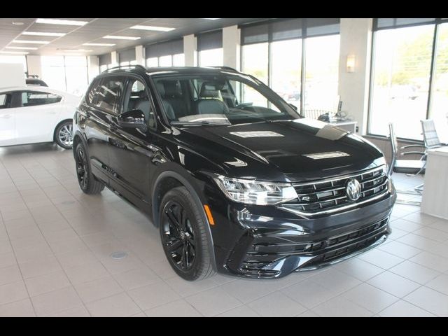 2024 Volkswagen Tiguan SE R-Line Black