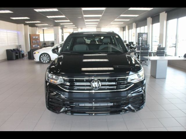 2024 Volkswagen Tiguan SE R-Line Black