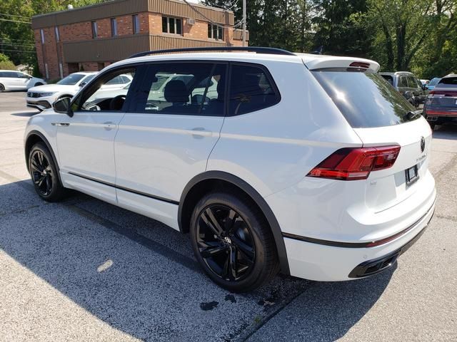 2024 Volkswagen Tiguan SE R-Line Black