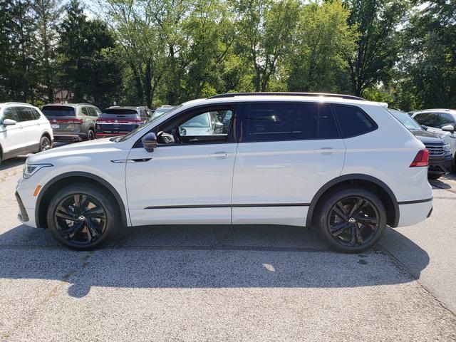 2024 Volkswagen Tiguan SE R-Line Black