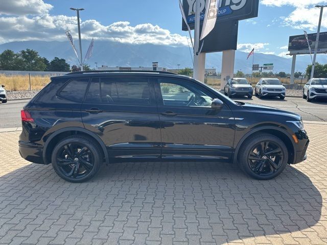 2024 Volkswagen Tiguan SE R-Line Black