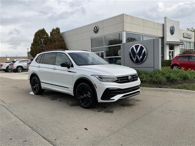 2024 Volkswagen Tiguan SE R-Line Black