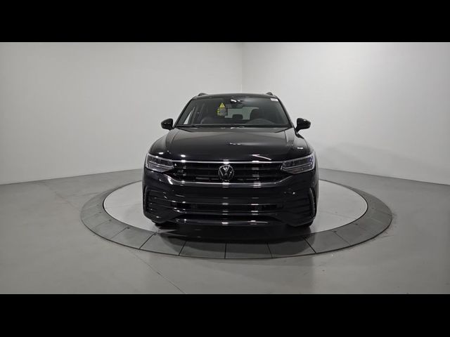 2024 Volkswagen Tiguan/Taos SE R-Line Black