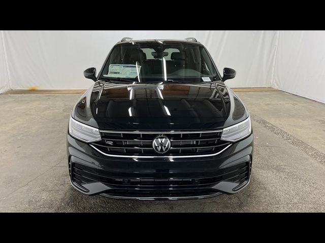 2024 Volkswagen Tiguan/Taos SE R-Line Black