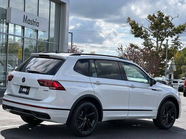 2024 Volkswagen Tiguan/Taos SE R-Line Black