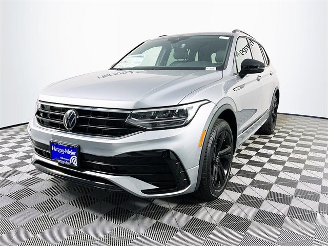 2024 Volkswagen Tiguan/Taos SE R-Line Black