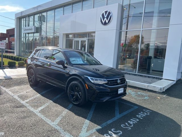 2024 Volkswagen Tiguan/Taos SE R-Line Black