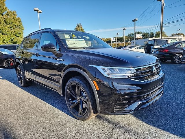 2024 Volkswagen Tiguan/Taos SE R-Line Black