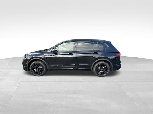 2024 Volkswagen Tiguan/Taos SE R-Line Black