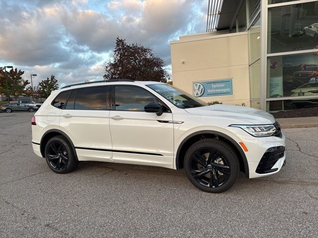 2024 Volkswagen Tiguan/Taos SE R-Line Black