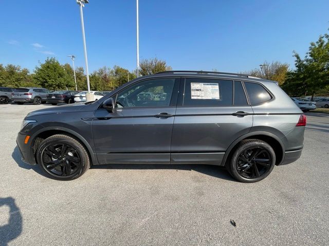 2024 Volkswagen Tiguan/Taos SE R-Line Black