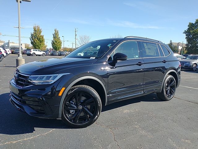 2024 Volkswagen Tiguan/Taos SE R-Line Black