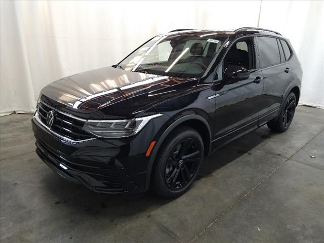 2024 Volkswagen Tiguan/Taos SE R-Line Black