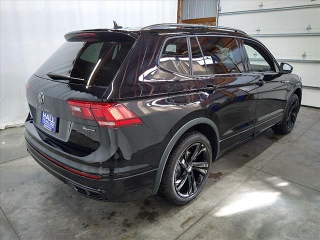 2024 Volkswagen Tiguan/Taos SE R-Line Black