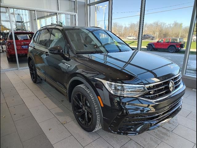 2024 Volkswagen Tiguan SE R-Line Black