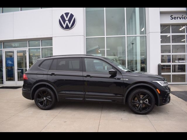 2024 Volkswagen Tiguan SE R-Line Black