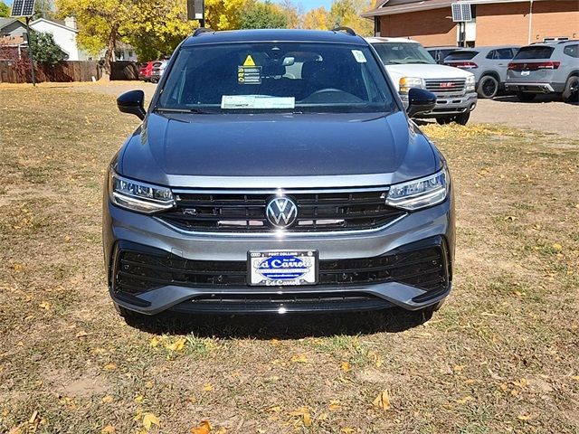 2024 Volkswagen Tiguan SE R-Line Black