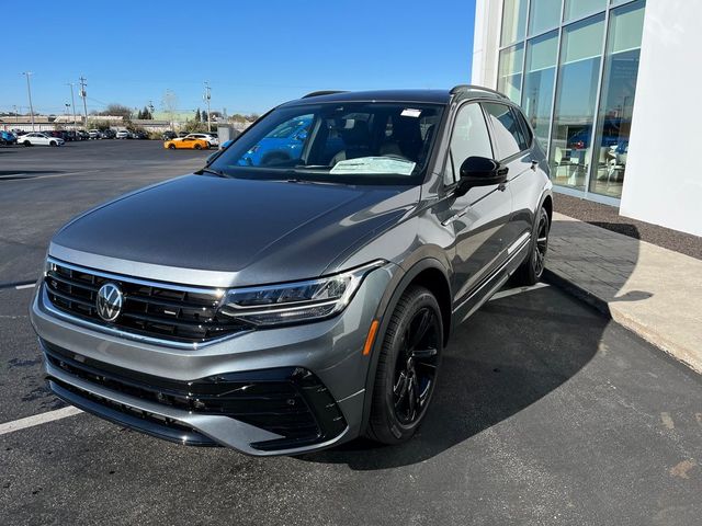 2024 Volkswagen Tiguan SE R-Line Black