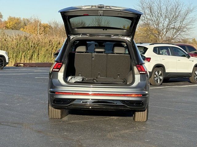 2024 Volkswagen Tiguan SE R-Line Black