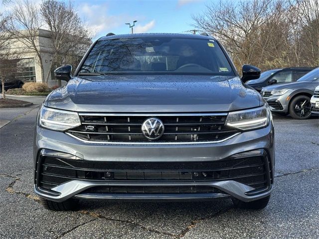 2024 Volkswagen Tiguan SE R-Line Black