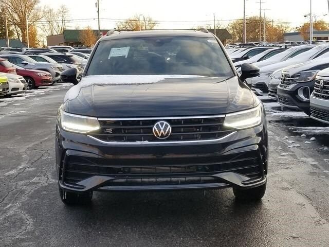 2024 Volkswagen Tiguan/Taos SE R-Line Black