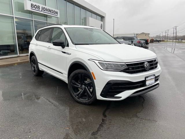 2024 Volkswagen Tiguan SE R-Line Black