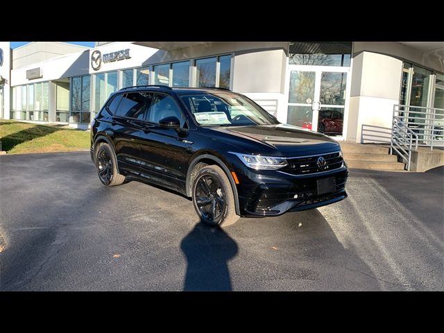 2024 Volkswagen Tiguan SE R-Line Black