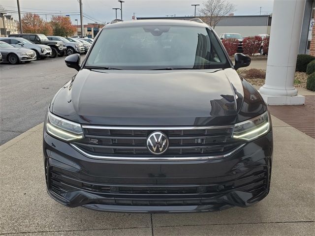 2024 Volkswagen Tiguan SE R-Line Black