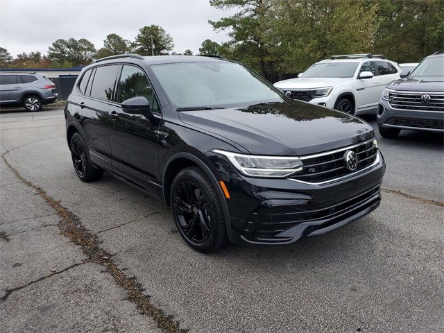 2024 Volkswagen Tiguan SE R-Line Black