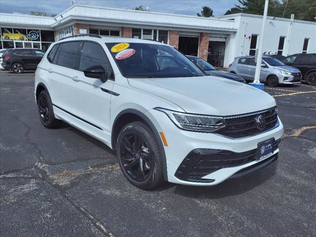 2024 Volkswagen Tiguan SE R-Line Black