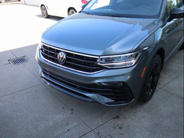 2024 Volkswagen Tiguan SE R-Line Black